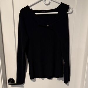 🍀 Black Long Sleeve Women's Top